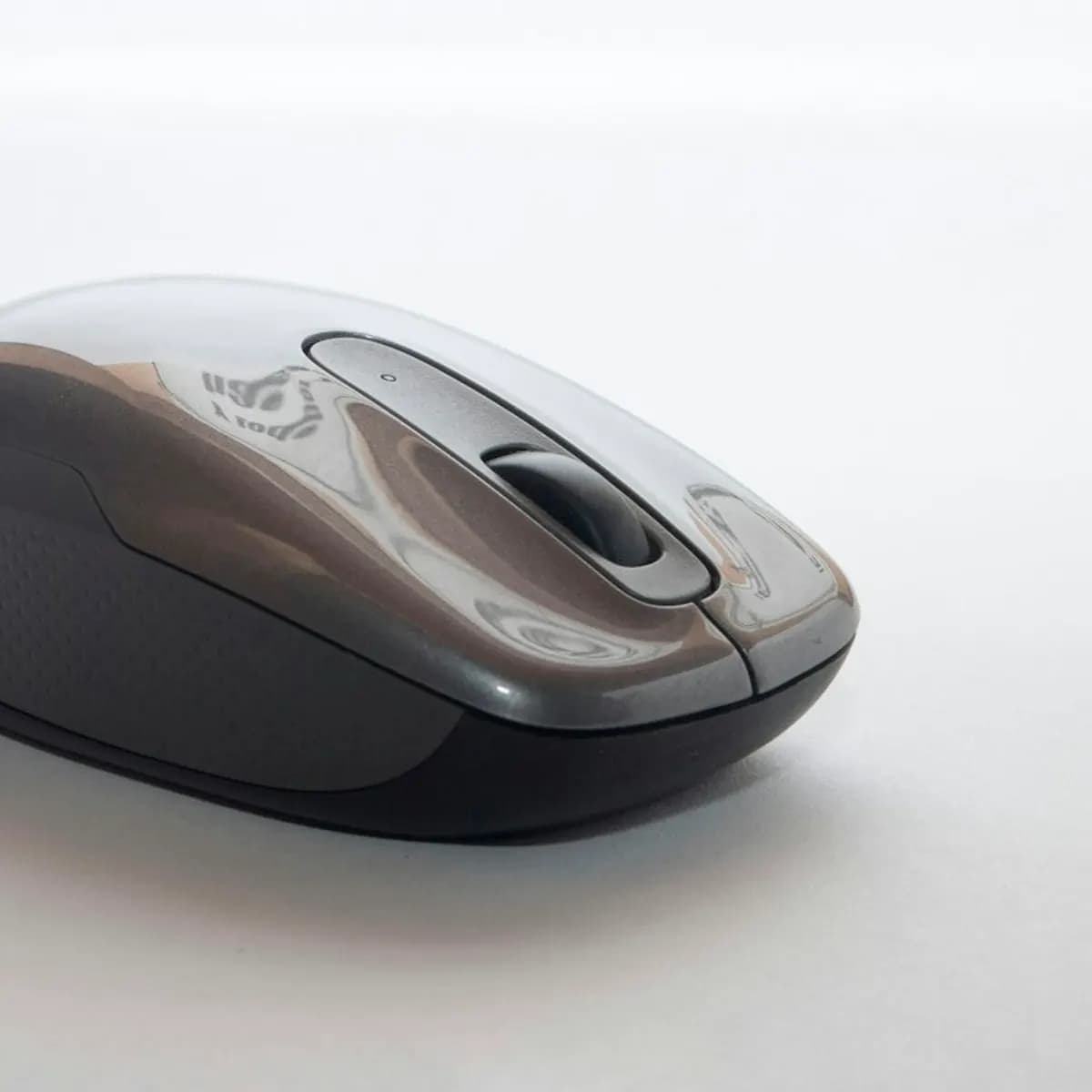 Logitech M221 Silent Wireless Mouse