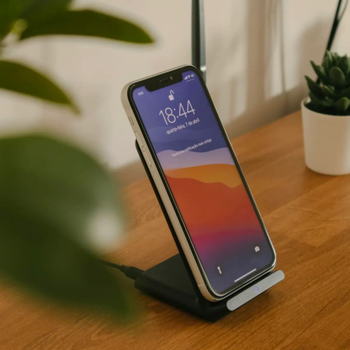 Foldable Wireless Charging Stand